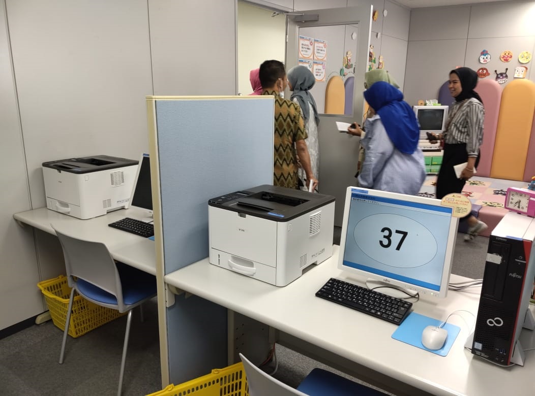 MENGUBAH  PARADIGMA DUNIA KERJA DI JEPANG LEWAT  MOTHER’S CORNER